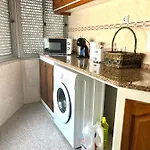 דירה Charming House 2 *